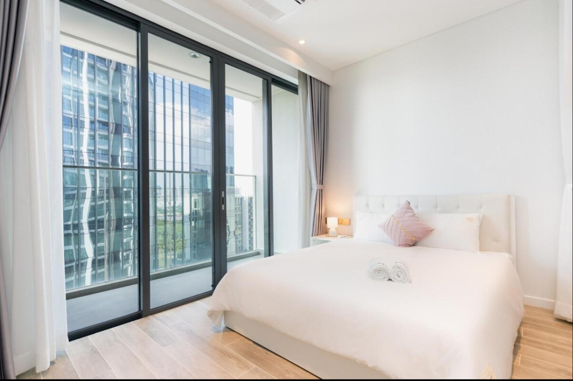 Apartment Metropole Hall River & Views Right In Heart Of The Ho Chi Minh City
