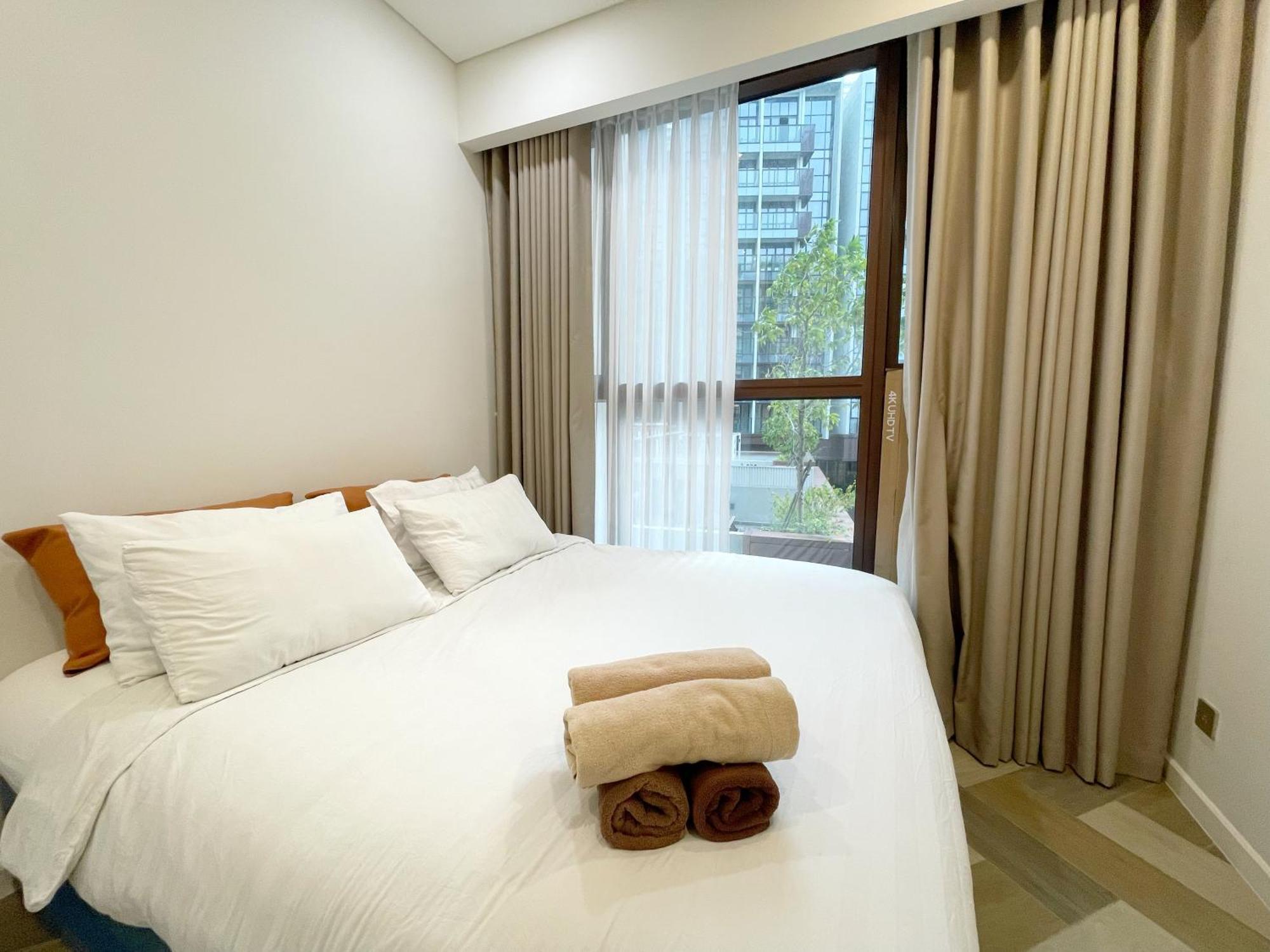 Metropole Hall River & Views Right In Heart Of The Ho Chi Minh City