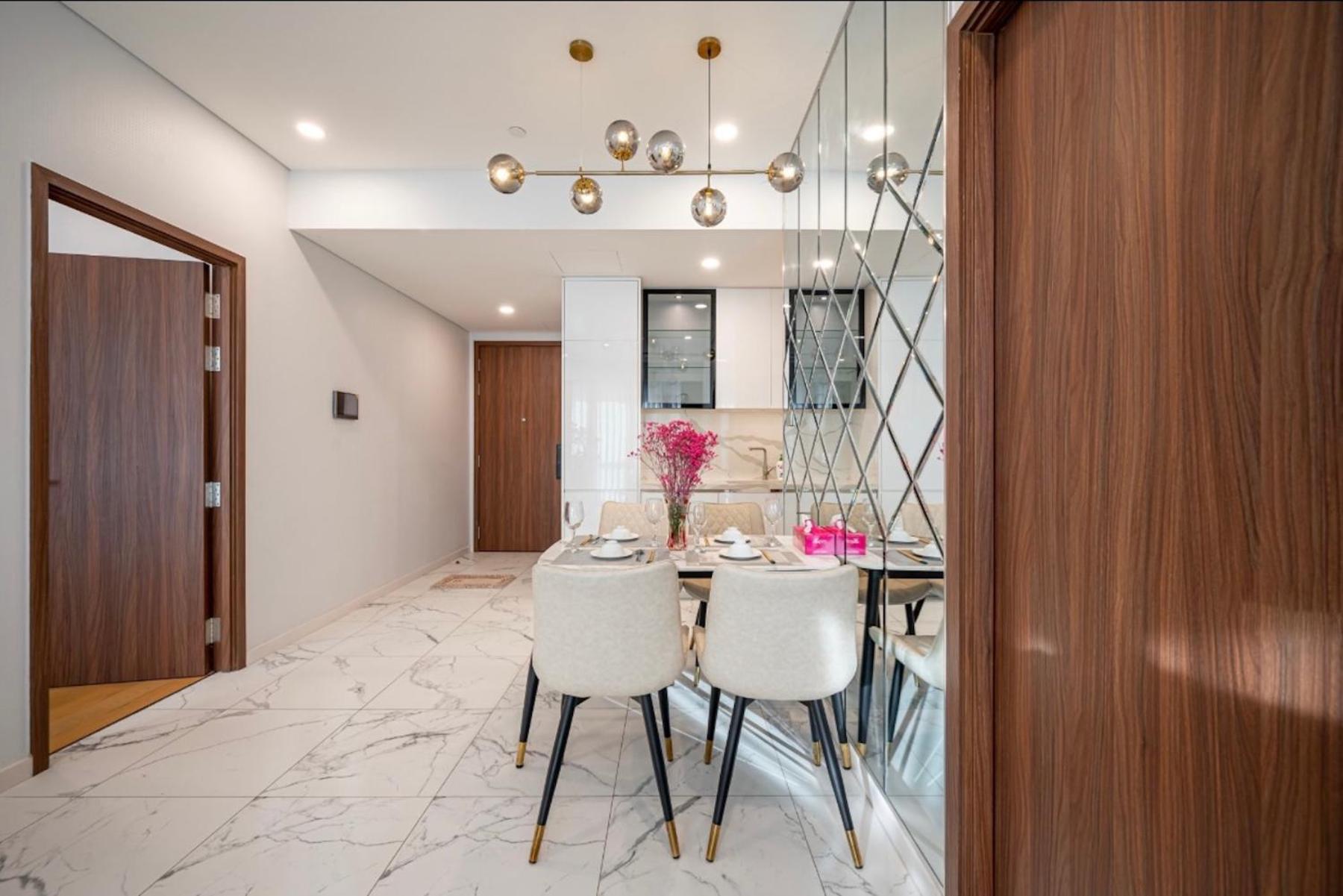 Căn hộ Metropole Hall River & Views Right In Heart Of The *