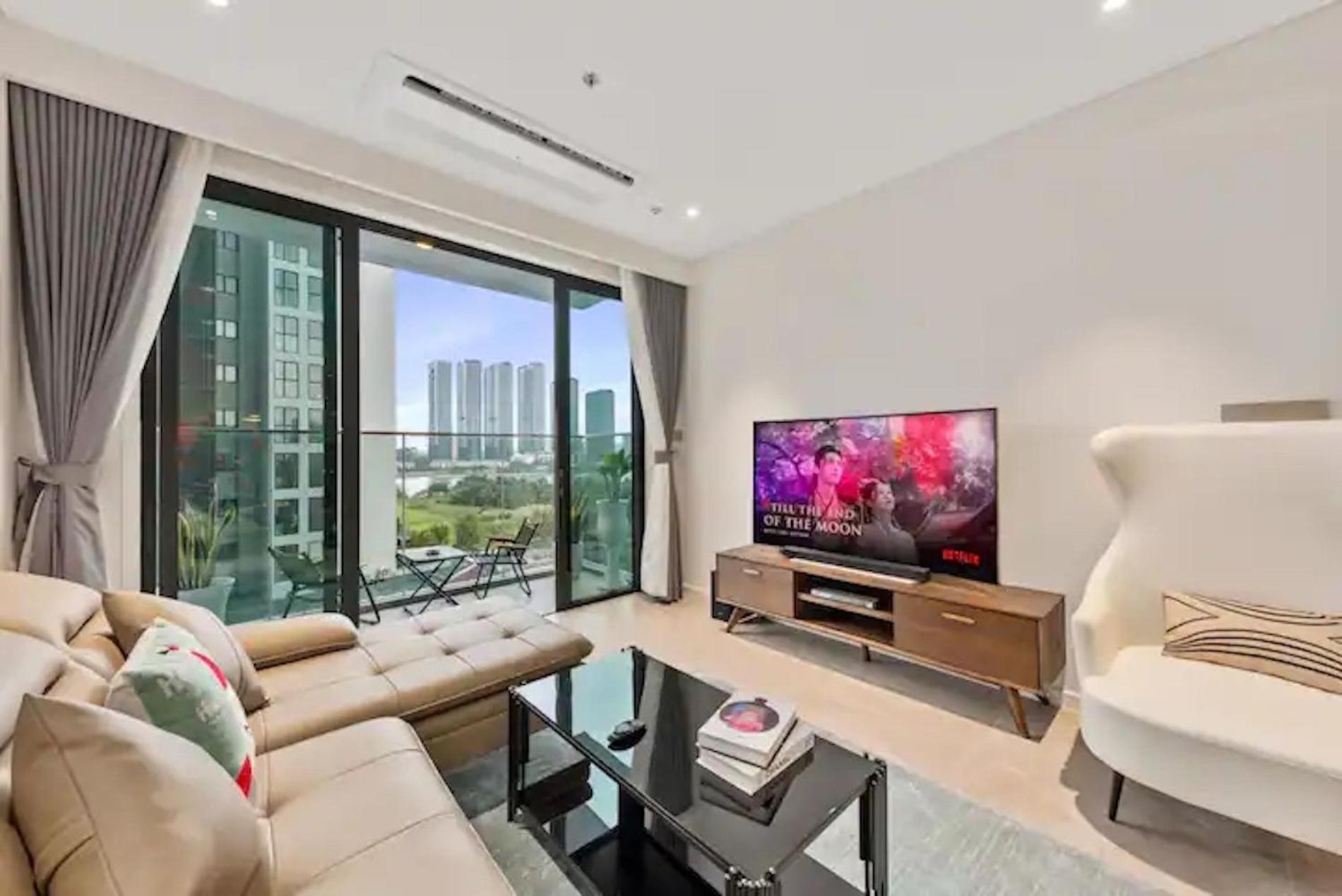 Căn hộ Metropole Hall River & Views Right In Heart Of The TP. Hồ Chí Minh