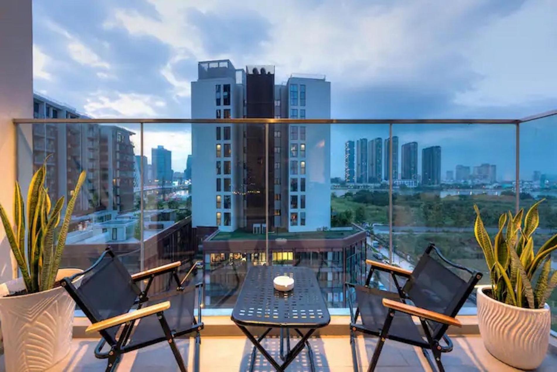 Căn hộ Metropole Hall River & Views Right In Heart Of The