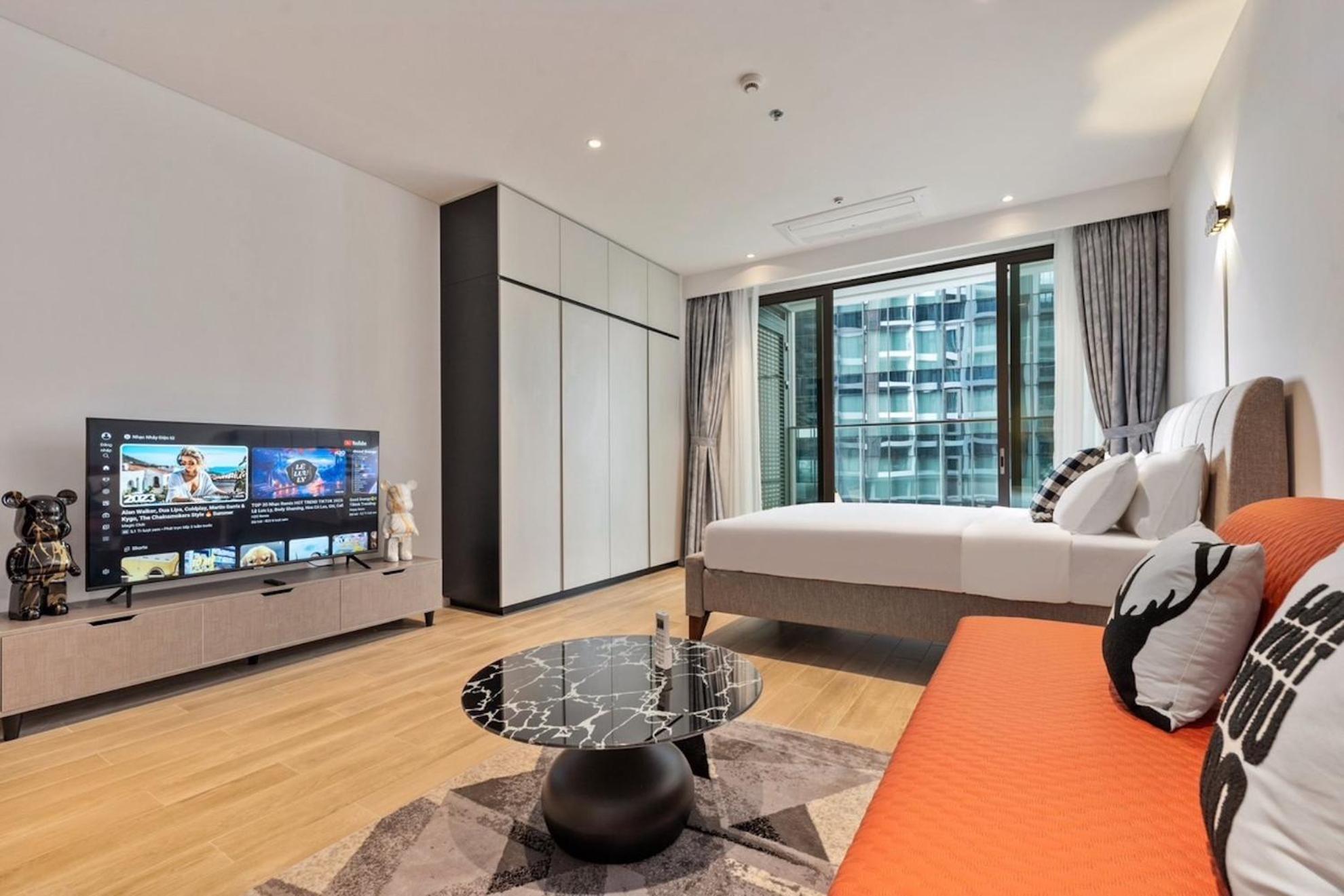 Căn hộ Metropole Hall River & Views Right In Heart Of The *