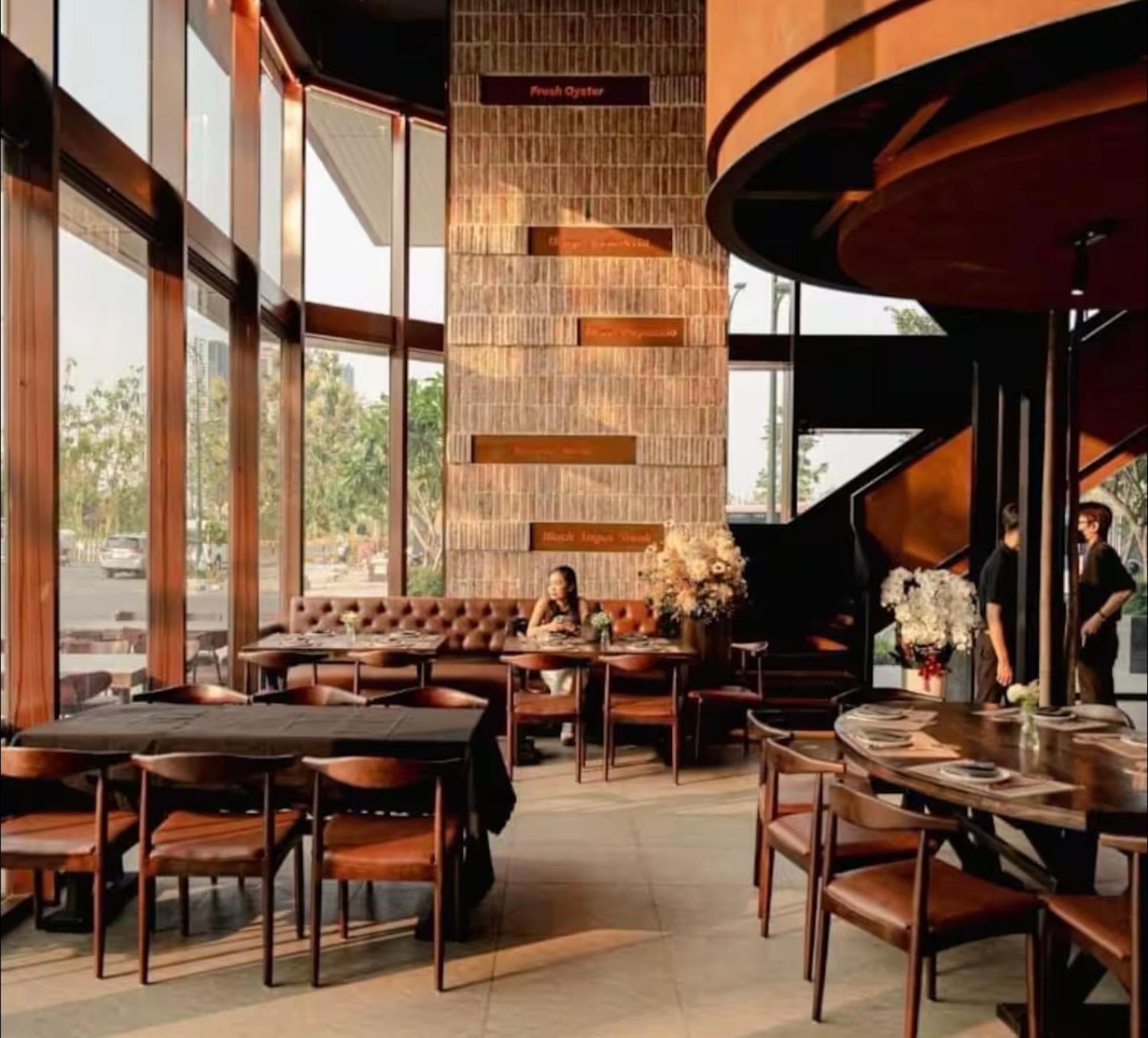 Metropole Hall River & Views Right In Heart Of The Căn hộ TP. Hồ Chí Minh
